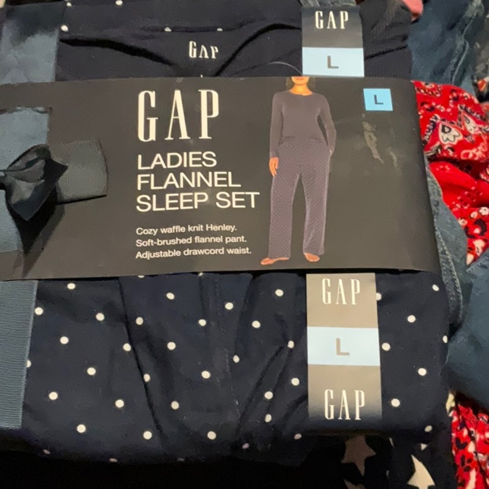 Gap ladies flannel sleep set